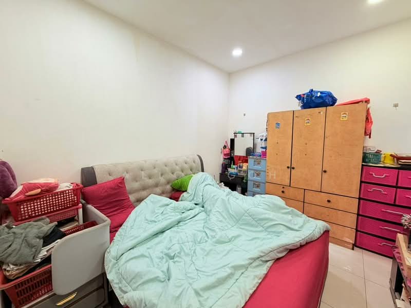 Cluster House for Sale in Setia Tropika (Johor Bahru) - Alice Goh - Bedroom - PropertyGuru.com.my
