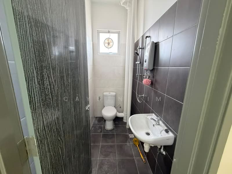 Apartment for Rent at The Rise Collection 3 - Cayden Lim - Bathroom - PropertyGuru.com.my