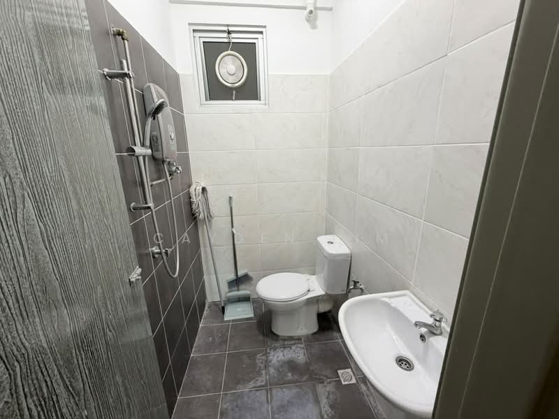 Apartment for Rent at The Rise Collection 3 - Cayden Lim - Bathroom - PropertyGuru.com.my