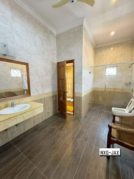 Bungalow for Sale in Taman Eng Ann (Klang) - Daniel Kok - Bathroom - PropertyGuru.com.my