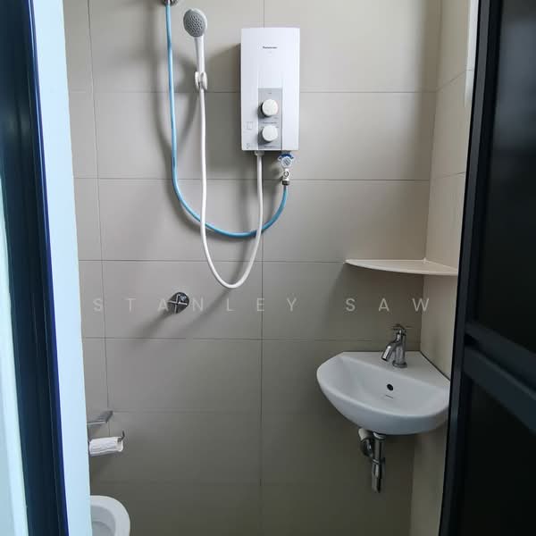 Condominium for Sale at Mira Residence - Stanley Saw - Bathroom - PropertyGuru.com.my