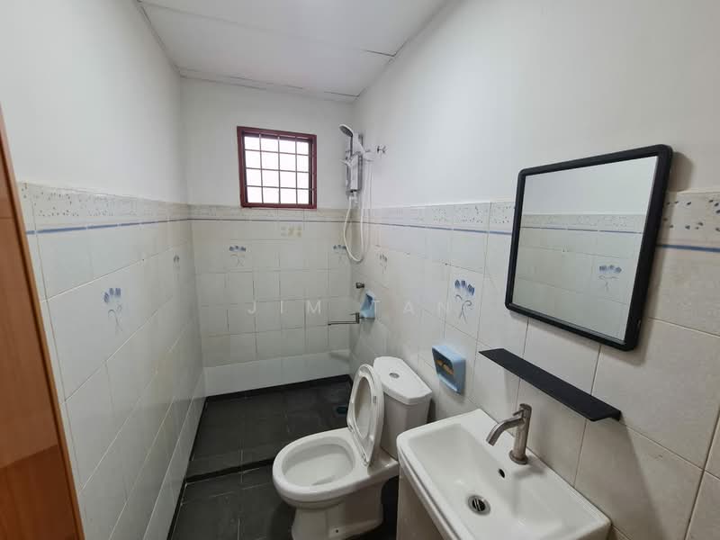 Townhouse for Rent in Bandar Sri Permaisuri (Cheras) - Jim Tan - Bathroom - PropertyGuru.com.my