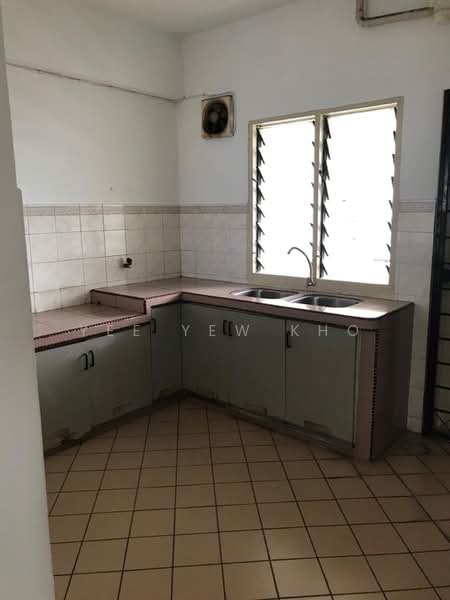 Kondominium untuk Disewa di Vista Komanwel A - Yee Yew Kho - Kitchen - PropertyGuru.com.my