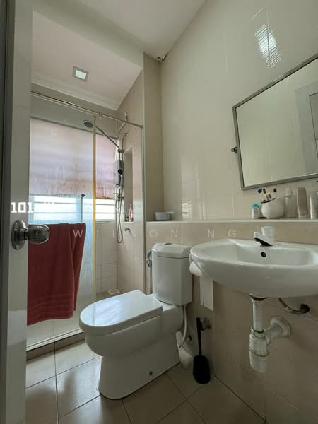 Rumah Teres 2 Tingkat untuk Dijual di Setia Indah (Setia Alam) - Wilson Ng - Bathroom - PropertyGuru.com.my