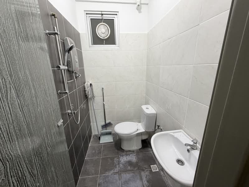 Apartment for Rent at The Rise Collection 3 - Sherly Lim - Bathroom - PropertyGuru.com.my