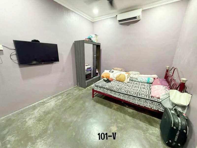 1-storey Terraced House for Sale in Port Klang (Pelabuhan Klang) (Selangor) - Rylin Tan - Bedroom - PropertyGuru.com.my