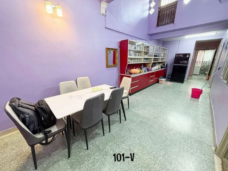 1-storey Terraced House for Sale in Port Klang (Pelabuhan Klang) (Selangor) - Rylin Tan - Dining Room - PropertyGuru.com.my