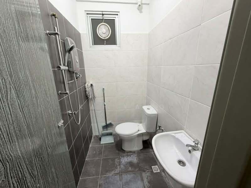 Apartment for Rent at The Rise Collection 3 - Kah Yang - Bathroom - PropertyGuru.com.my