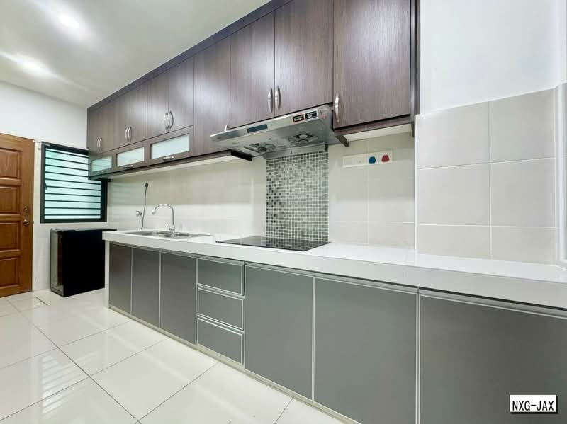 Rumah Teres 2 Tingkat untuk Dijual di Setia Indah (Setia Alam) - Daniel Kok - Kitchen - PropertyGuru.com.my