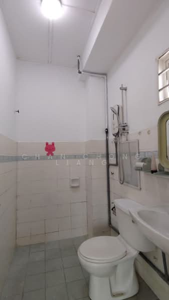 2-storey Terraced House for Sale in Taman Wawasan (Puchong) - Chan Chong Liang - Bathroom - PropertyGuru.com.my