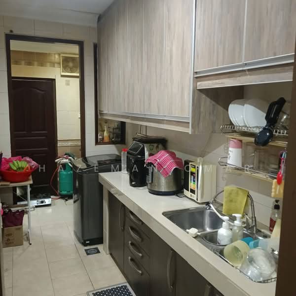 2-storey Terraced House for Sale in Bukit Jelutong (Shah Alam) - Hazeman Omar - Kitchen - PropertyGuru.com.my