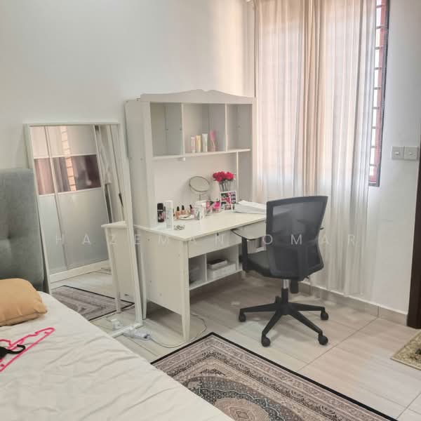 2-storey Terraced House for Sale in Bukit Jelutong (Shah Alam) - Hazeman Omar - Bedroom - PropertyGuru.com.my