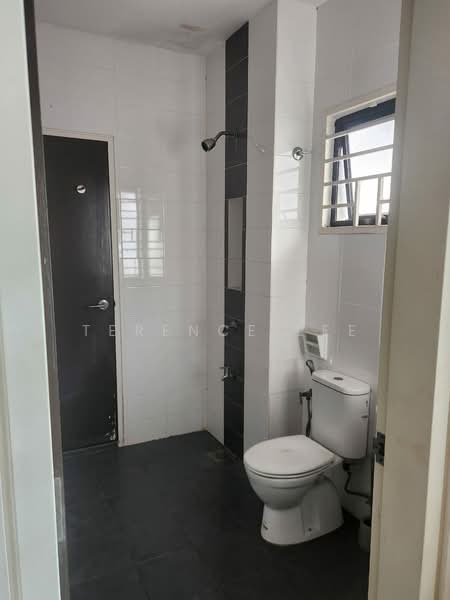 2-storey Terraced House for Rent in Bandar Bukit Raja (Klang) - Terence Lee - Bathroom - PropertyGuru.com.my