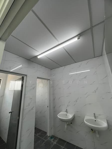 Detached Factory for Rent in Puncak Alam (Selangor) - Cyrus Soon - Bathroom - PropertyGuru.com.my