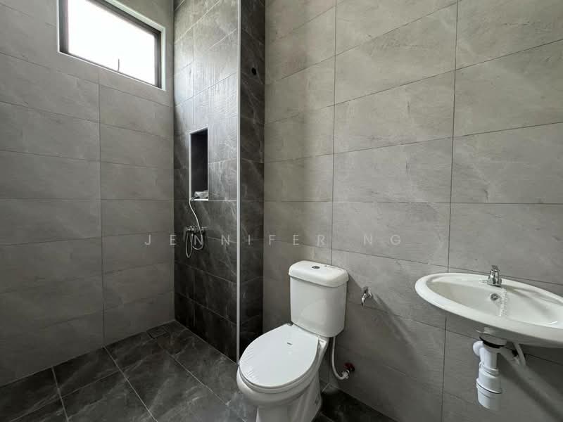 Cluster House for Sale in Johor Bahru (Johor) - Jennifer Ng - Bathroom - PropertyGuru.com.my