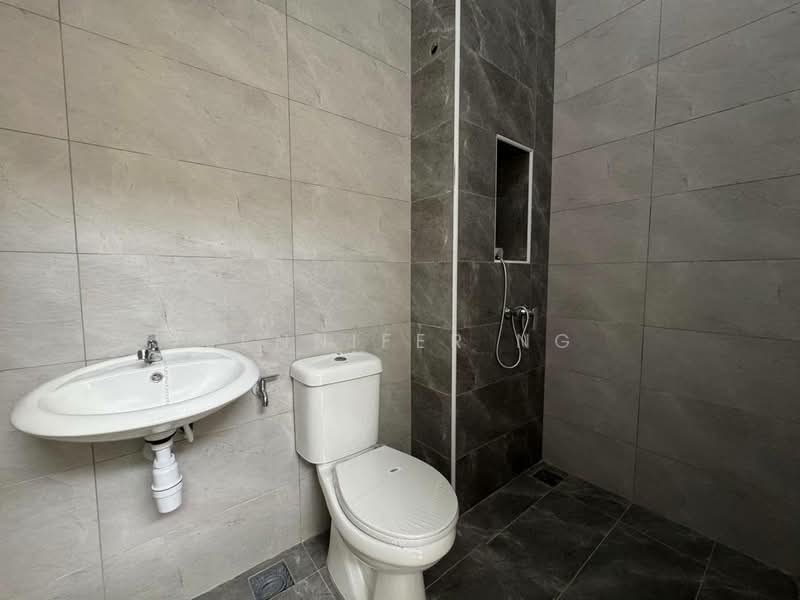 Cluster House for Sale in Johor Bahru (Johor) - Jennifer Ng - Bathroom - PropertyGuru.com.my