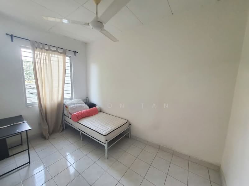 Rumah Teres 2 Tingkat untuk Dijual di Taman Puncak Jalil (Seri Kembangan) - Jason Tan - Bedroom - PropertyGuru.com.my