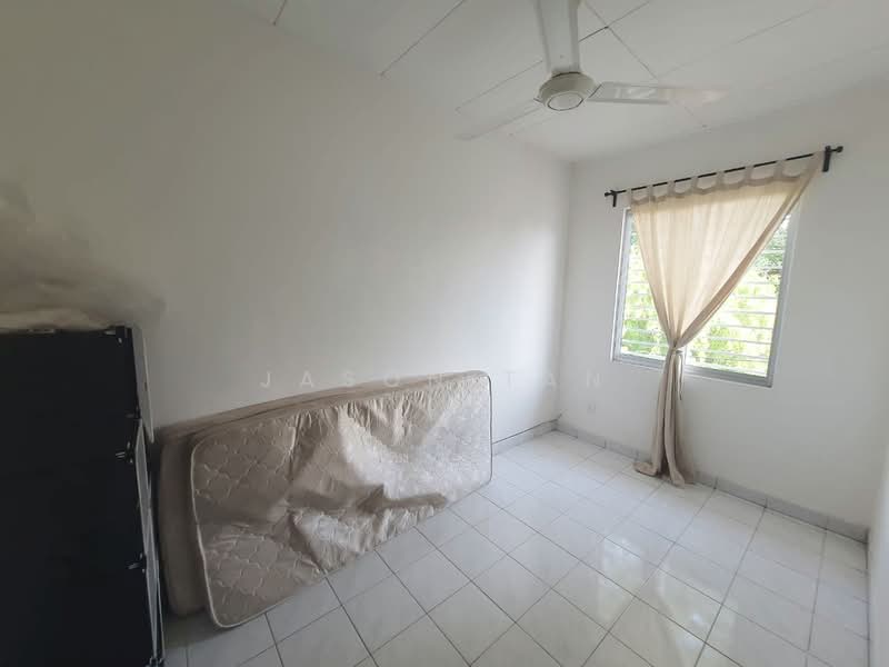 Rumah Teres 2 Tingkat untuk Dijual di Taman Puncak Jalil (Seri Kembangan) - Jason Tan - Bedroom - PropertyGuru.com.my