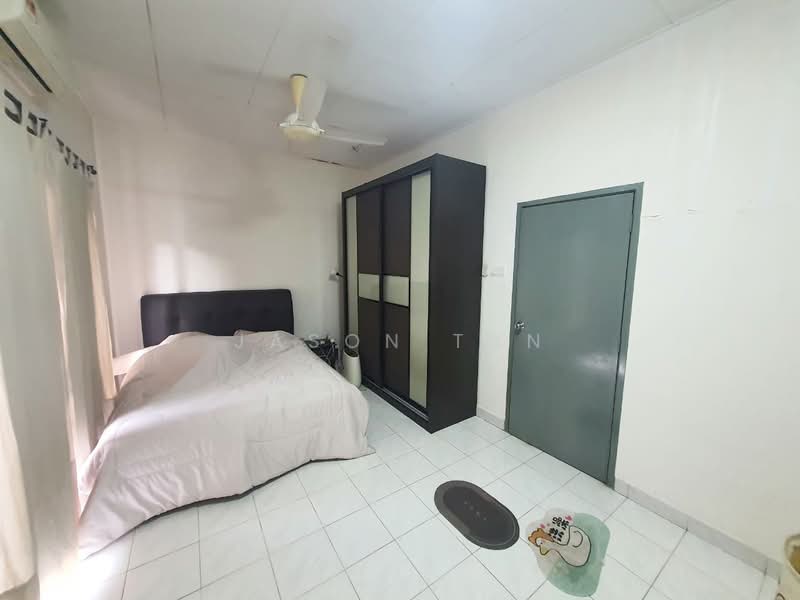 Rumah Teres 2 Tingkat untuk Dijual di Taman Puncak Jalil (Seri Kembangan) - Jason Tan - Bedroom - PropertyGuru.com.my