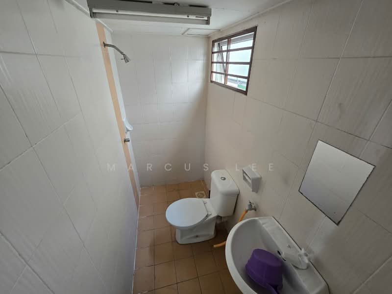 Rumah Bandar untuk Disewa di Batu Caves (Selangor) - Marcus Lee - Bathroom - PropertyGuru.com.my