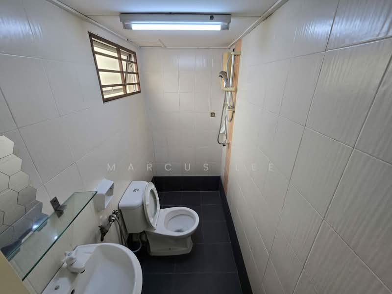 Rumah Bandar untuk Disewa di Batu Caves (Selangor) - Marcus Lee - Bathroom - PropertyGuru.com.my
