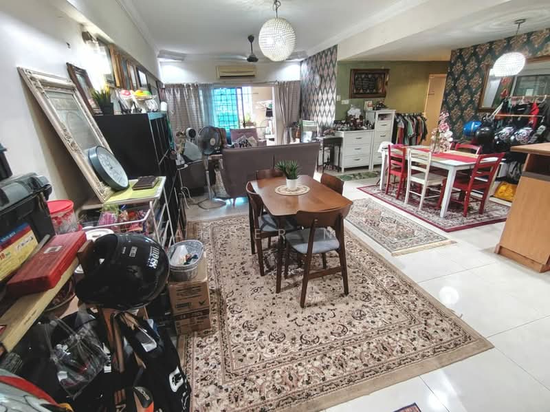 Kondominium untuk Dijual di Idaman Puteri - Amber Ng - Living Room - PropertyGuru.com.my