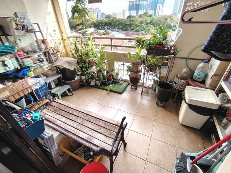 Kondominium untuk Dijual di Idaman Puteri - Amber Ng - Balcony - PropertyGuru.com.my