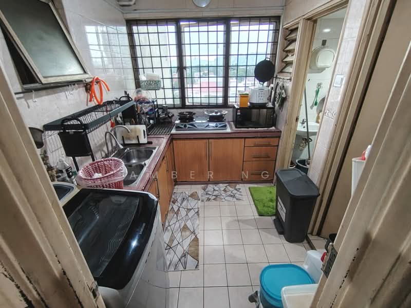 Kondominium untuk Dijual di Idaman Puteri - Amber Ng - Kitchen - PropertyGuru.com.my
