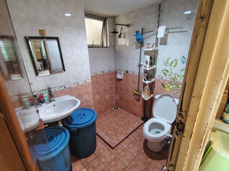 Kondominium untuk Dijual di Idaman Puteri - Amber Ng - Bathroom - PropertyGuru.com.my