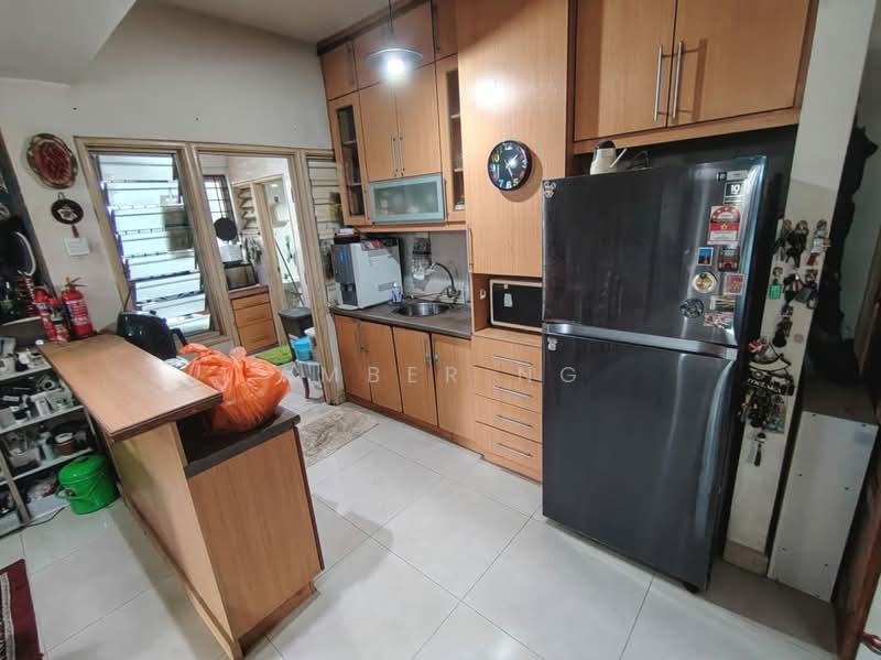 Kondominium untuk Dijual di Idaman Puteri - Amber Ng - Kitchen - PropertyGuru.com.my