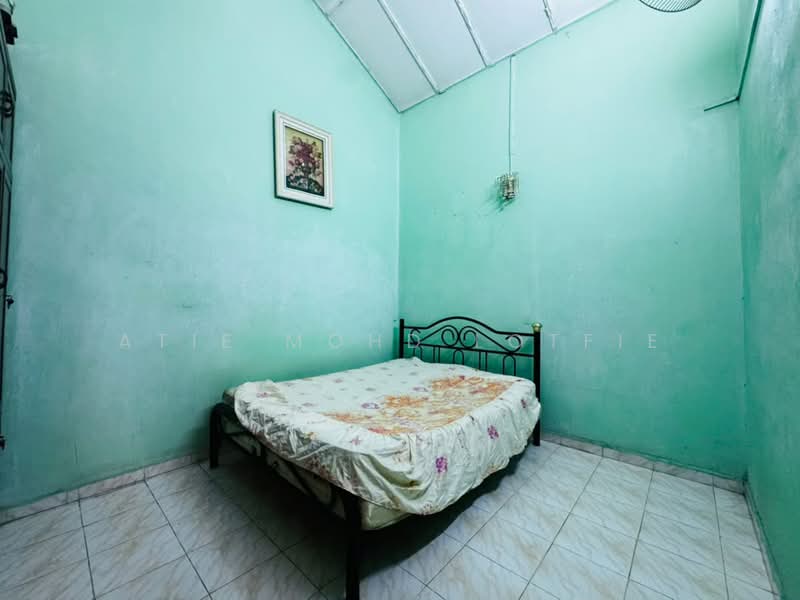 Rumah Teres 1 Tingkat untuk Dijual di Balakong (Selangor) - Atie Mohd Lotfie - Bedroom - PropertyGuru.com.my