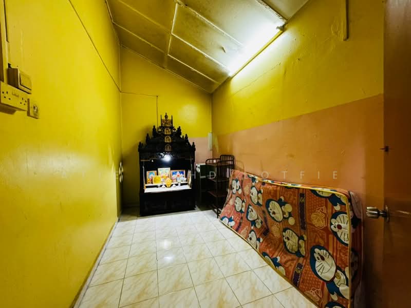 Rumah Teres 1 Tingkat untuk Dijual di Balakong (Selangor) - Atie Mohd Lotfie - Bedroom - PropertyGuru.com.my