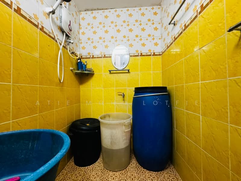 Rumah Teres 1 Tingkat untuk Dijual di Balakong (Selangor) - Atie Mohd Lotfie - Bathroom - PropertyGuru.com.my