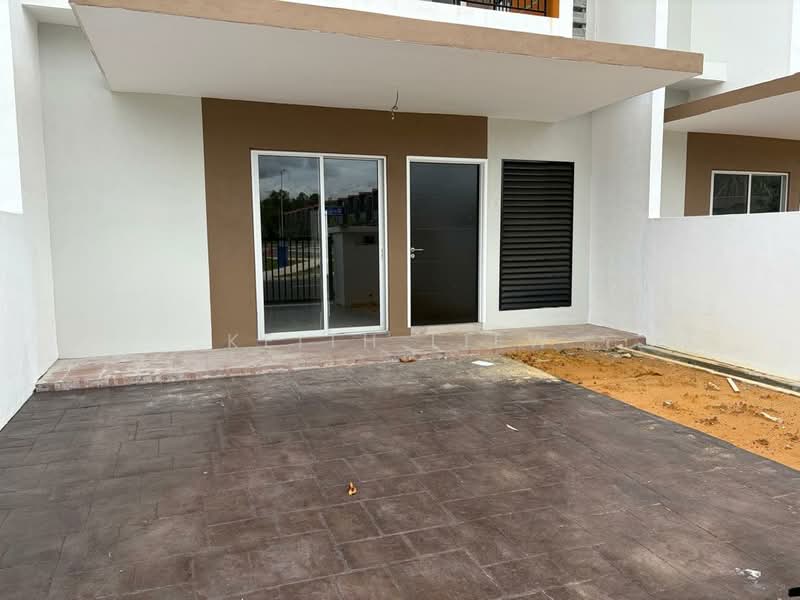Terraced House for Rent in Kampung Selangor Dredging (Dengkil) - Keith Liew - Exterior - PropertyGuru.com.my