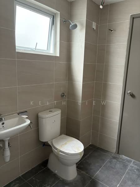 Terraced House for Rent in Kampung Selangor Dredging (Dengkil) - Keith Liew - Bathroom - PropertyGuru.com.my