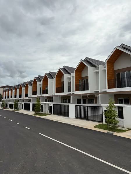 Terraced House for Rent in Kampung Selangor Dredging (Dengkil) - Keith Liew - Exterior - PropertyGuru.com.my