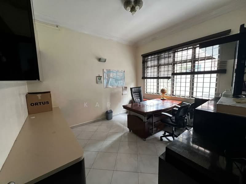 Rumah Teres 2 Tingkat untuk Dijual di Taman Desa Cemerlang (Ulu Tiram) - Karl Ho - Study - PropertyGuru.com.my