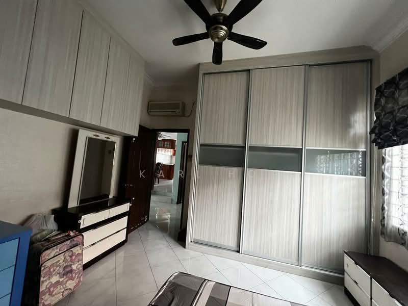 Rumah Teres 2 Tingkat untuk Dijual di Taman Desa Cemerlang (Ulu Tiram) - Karl Ho - Bedroom - PropertyGuru.com.my
