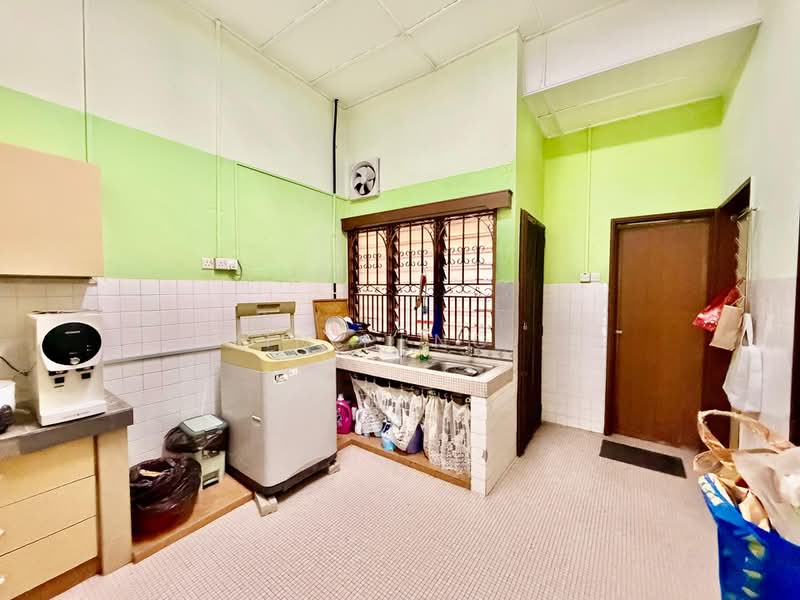 1-storey Terraced House for Sale in Taman Tun Dr Ismail (Kuala Lumpur) - Yin Peng . - Kitchen - PropertyGuru.com.my