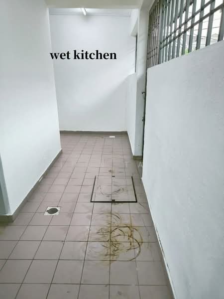 Rumah Teres 2 Tingkat untuk Dijual di Taman Desa Cemerlang (Ulu Tiram) - Iden Tan - Corridor - PropertyGuru.com.my