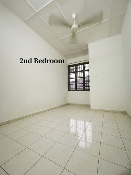 Rumah Teres 2 Tingkat untuk Dijual di Taman Desa Cemerlang (Ulu Tiram) - Iden Tan - Bedroom - PropertyGuru.com.my