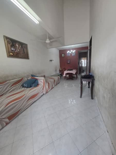 Rumah Teres 1 Tingkat untuk Dijual di Taman Semenyih Indah (Semenyih) - Nurul Zyra - Living Room - PropertyGuru.com.my