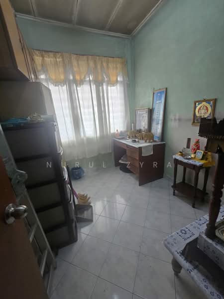 Rumah Teres 1 Tingkat untuk Dijual di Taman Semenyih Indah (Semenyih) - Nurul Zyra - Study - PropertyGuru.com.my