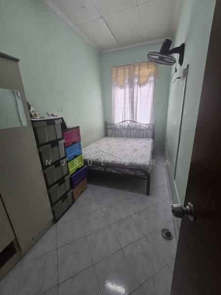 Rumah Teres 1 Tingkat untuk Dijual di Taman Semenyih Indah (Semenyih) - Nurul Zyra - Bedroom - PropertyGuru.com.my