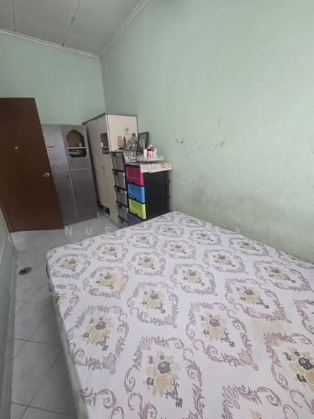 Rumah Teres 1 Tingkat untuk Dijual di Taman Semenyih Indah (Semenyih) - Nurul Zyra - Bedroom - PropertyGuru.com.my