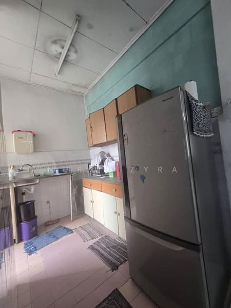 Rumah Teres 1 Tingkat untuk Dijual di Taman Semenyih Indah (Semenyih) - Nurul Zyra - Kitchen - PropertyGuru.com.my