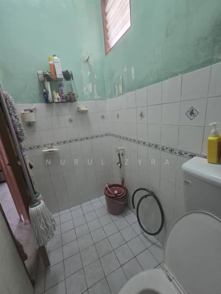 Rumah Teres 1 Tingkat untuk Dijual di Taman Semenyih Indah (Semenyih) - Nurul Zyra - Bathroom - PropertyGuru.com.my