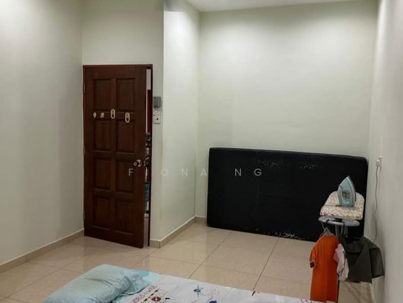 2-storey Terraced House for Sale in Kampung Batu Belah (Klang) - Fiona Ng - Bedroom - PropertyGuru.com.my