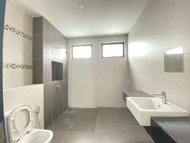 Rumah Teres 2.5 Tingkat untuk Dijual di Setia Utama (Setia Alam) - Adam Chan - Bathroom - PropertyGuru.com.my