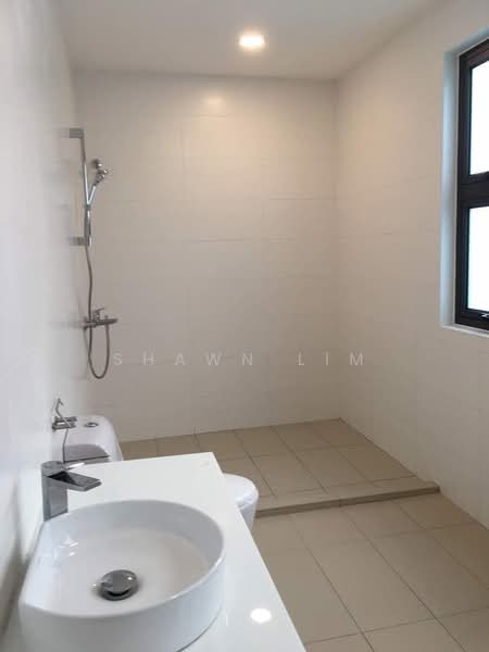 Semi-Detached House for Sale in Bukit Damansara (Damansara Heights) - Shawn Lim - Bathroom - PropertyGuru.com.my